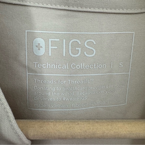 FIGS Rafaela Oversized Scrub Top - Picture 3 of 6